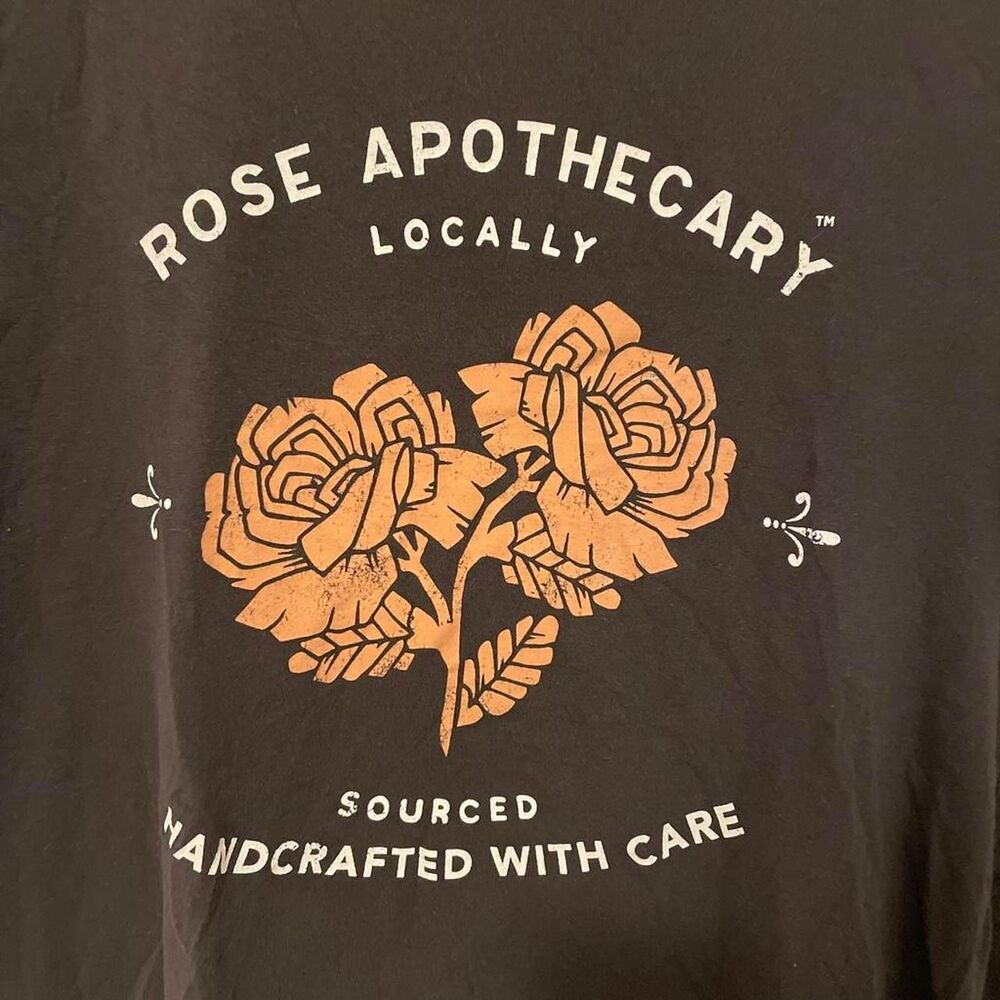 Black Rose Apothecary t-shirt